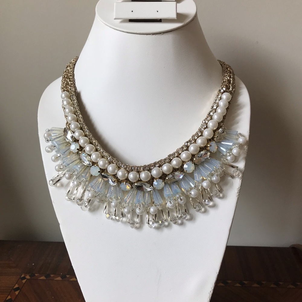 Super cute necklace! Great condition